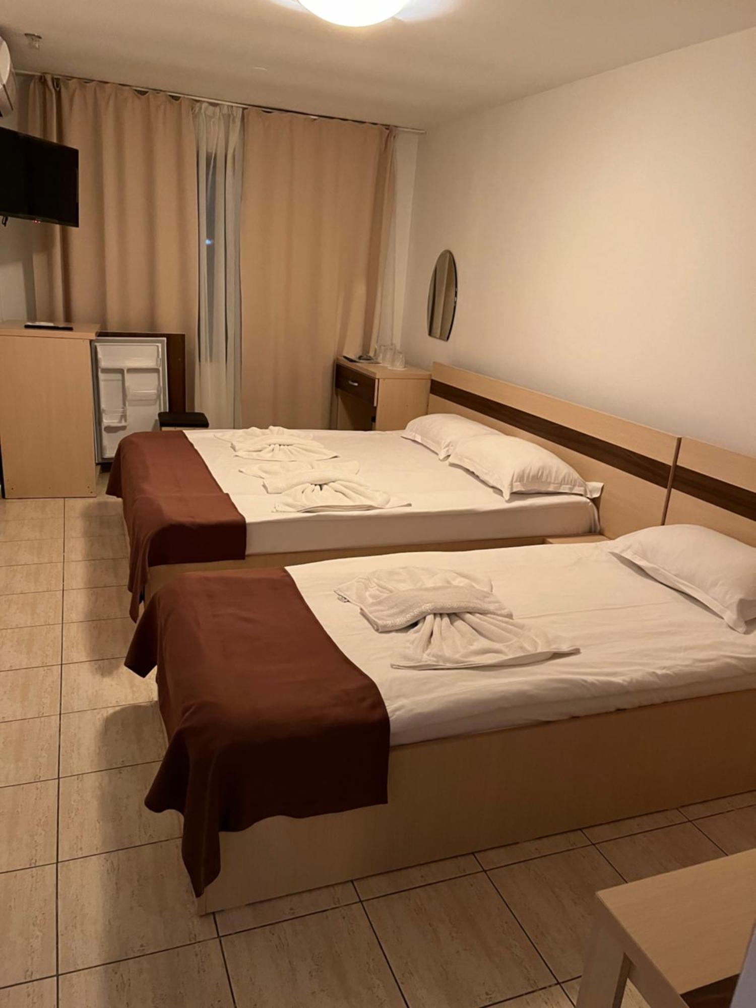 Hotel Sibiu Neptun Esterno foto