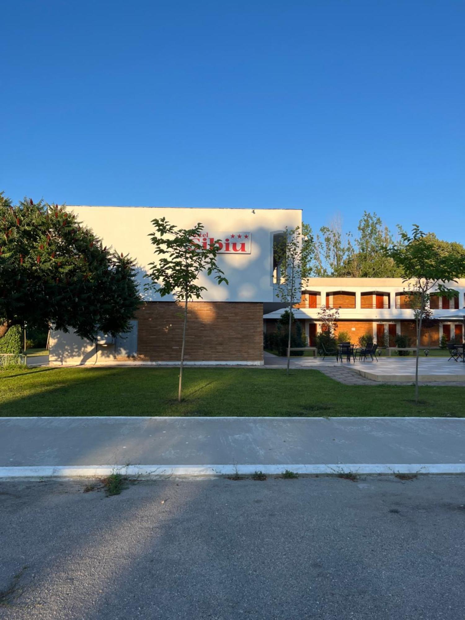 Hotel Sibiu Neptun Esterno foto