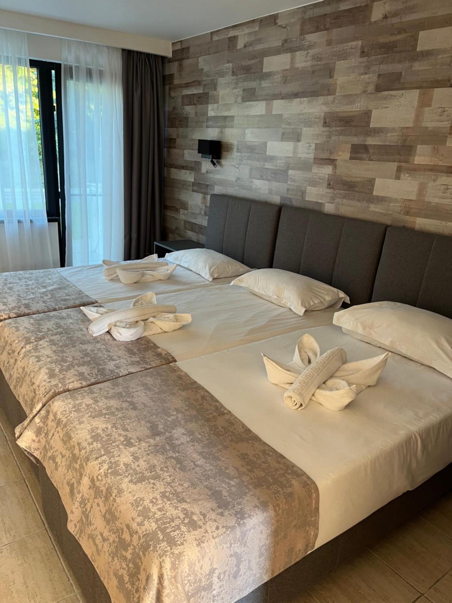 Hotel Sibiu Neptun Esterno foto