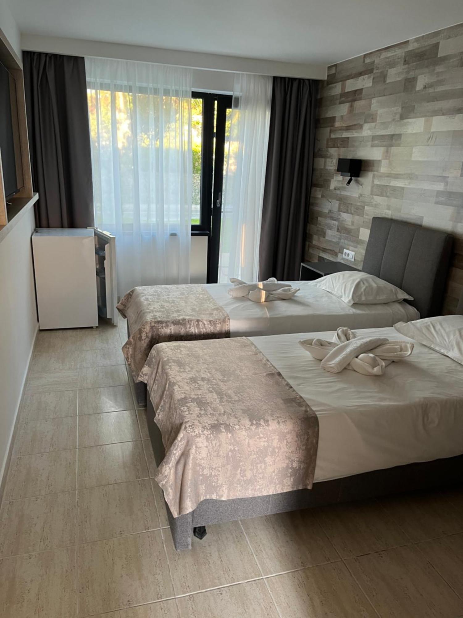 Hotel Sibiu Neptun Esterno foto